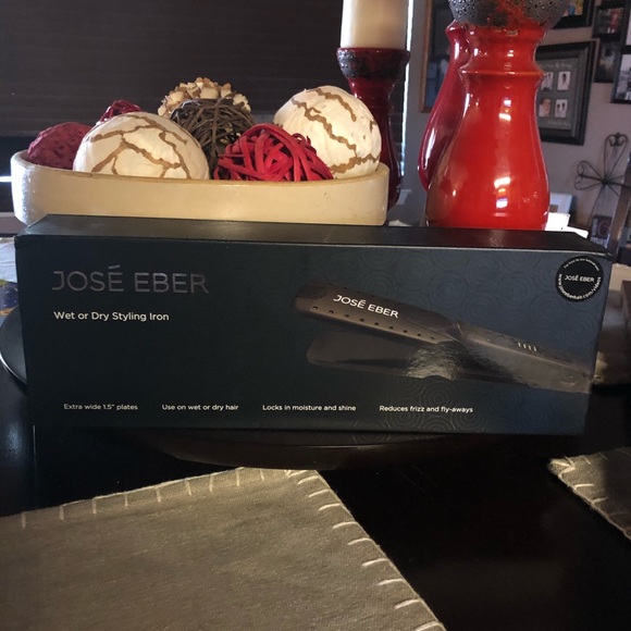 Jose Eber flat iron. - Picture 6 of 8